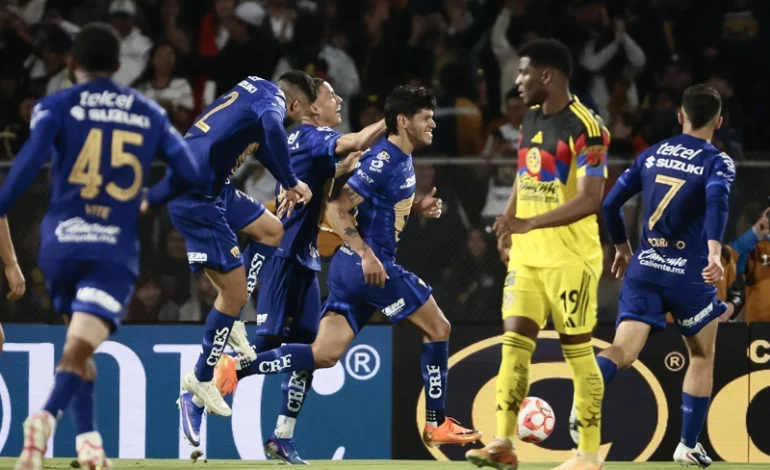  Pumas aplasta al América y se acerca a la cima de la tabla